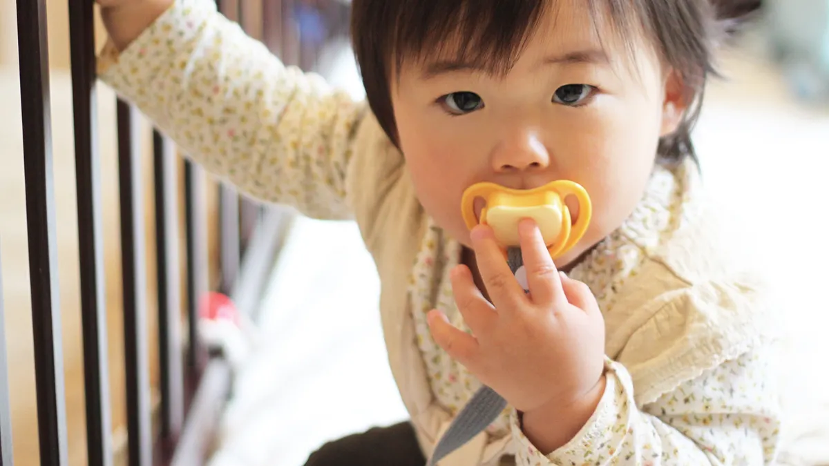 「很多爸媽都想說,這麼小的孩子就是吃飽睡、睡飽吃,但不是啊!他們眼睛看來看去,想探索這個世界耶!」(圖/MIKI Yoshihito@Flickr) 「很多爸媽都想說,這麼小的孩子就是吃飽睡、睡飽吃,但不是啊!他們眼睛看來看去,想探索這個世界耶!」(圖/MIKI Yoshihito@Flickr)