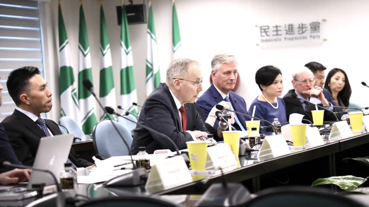 美國前白宮國安顧問、「全球台灣研究中心」(Global Taiwan Institute, GTI)「台美工作小組」(U.S.-Taiwan Task Force)主席歐布萊恩(Robert O'Brien)率團訪台。(民進黨提供)