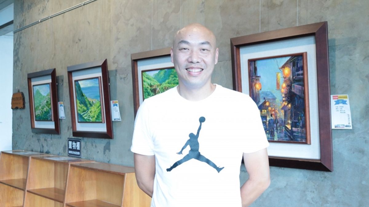 人稱「光頭王」,在排球場上閃亮又吸睛的前國家代表隊舉球員邱得全,在褪下國家隊光環後,致力於排球的教學與推廣。(圖/喀報提供 彭姿敏攝) 人稱「光頭王」,在排球場上閃亮又吸睛的前國家代表隊舉球員邱得全,在褪下國家隊光環後,致力於排球的教學與推廣。(圖/喀報提供 彭姿敏攝)