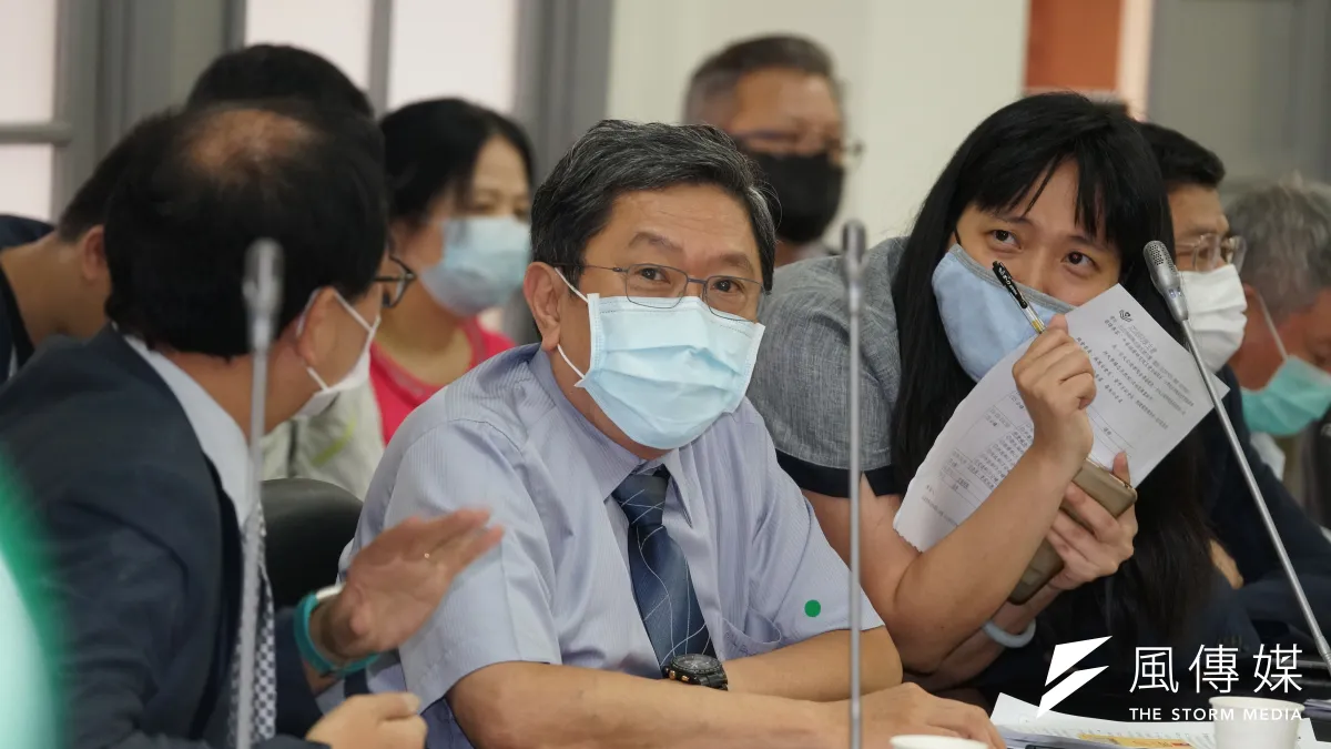 針對入境普篩議題,台灣兒童感染症醫學會理事長李秉穎指出,若只是為了安心,可能不符成本效益。(資料照,盧逸峰攝)