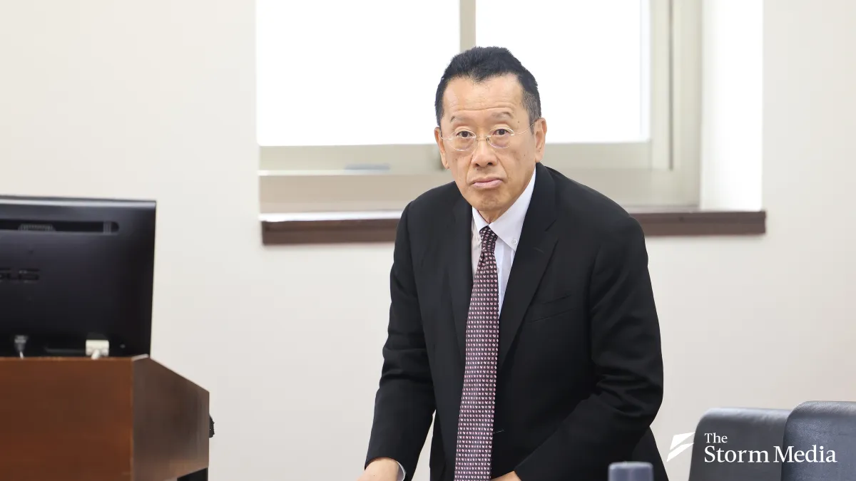 Minister of National Defense Gu Li-hsiung (顧立雄) at the Legislative Yuan's Economics Committee review of the special procurement bill for defense-autonomous unmanned vehicles. (Photo by Chen Pin-yu)