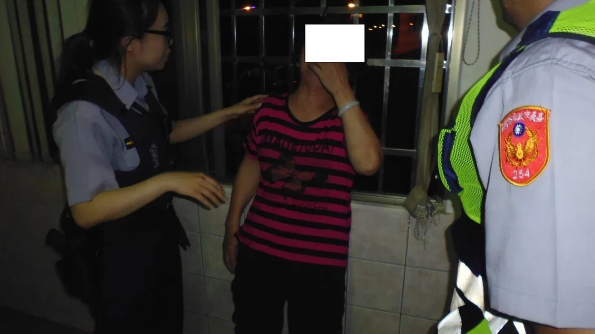 失意婦徘徊窗邊欲輕生 警動之以情勸說阻憾事