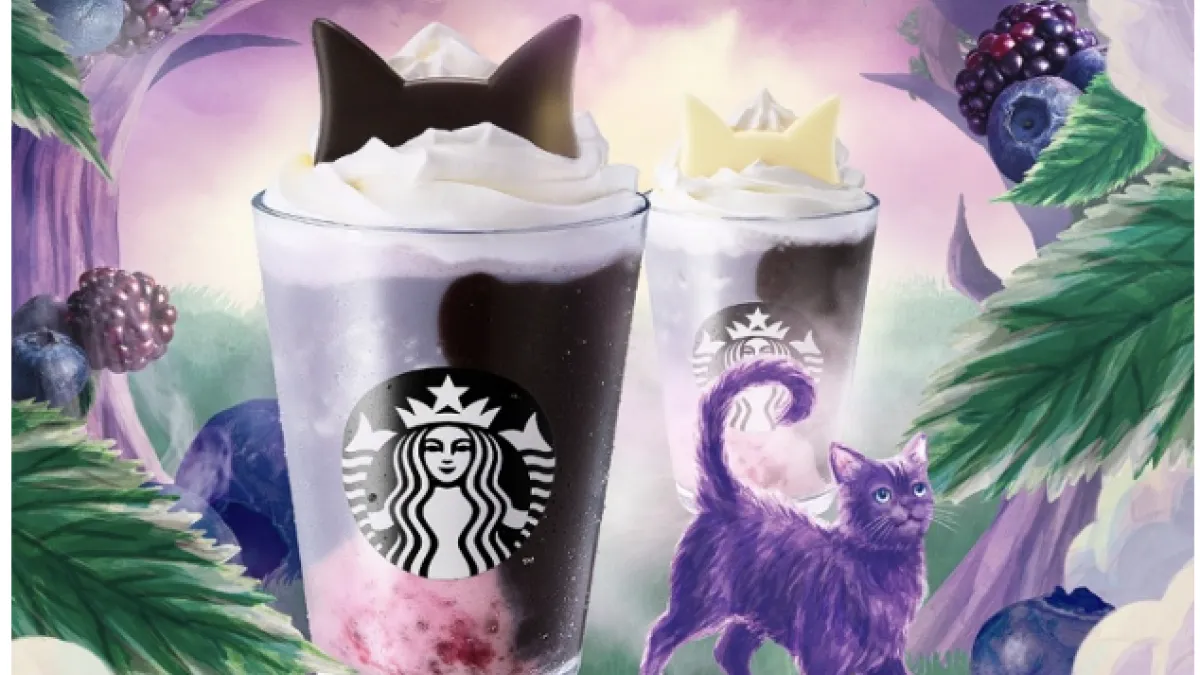 スターバックスは10月9日より、紫色の猫をモチーフにした限定フラペチーノや黒いスコーンサンドを発売し、店内外で楽しめるハロウィンシーズンを展開する。(写真/スターバックス コーヒー ジャパンPR事務局提供)