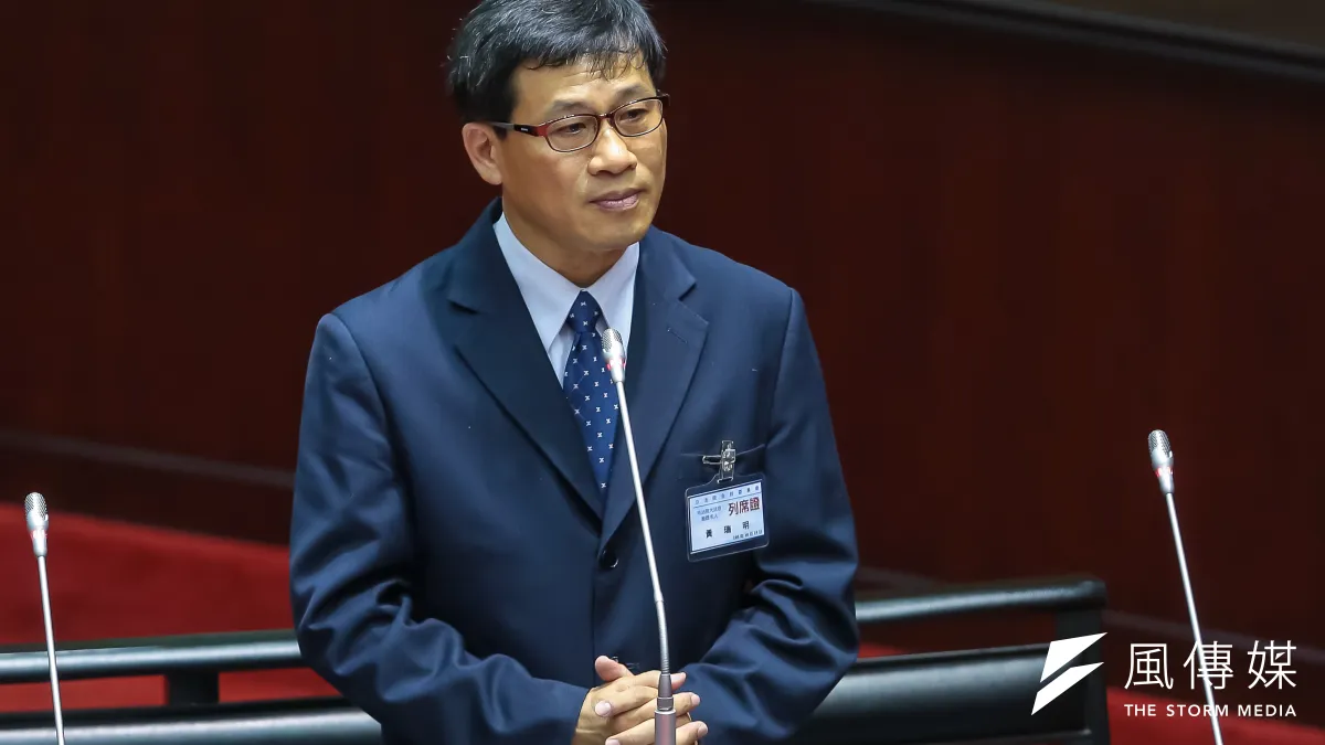 大法官被提名人黃瑞明19日至立院接受審查,他表示,支持婚姻制度不該對同志有任何歧視,且民法婚姻若只限於異性,就涉及違反平等權的保障。(顏麟宇攝)