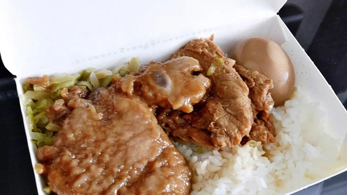 台北市環保局表示,今(2025)年7月22日起,北市政府機關、公私立學校及北市府所屬各機關委外經營場館,一次性餐具將收費。(示意圖/取自photoac)