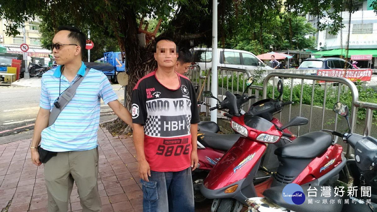 搶奪嫌犯臉書照片遭網路瘋傳 警奔波數百里逮人 搶奪嫌犯臉書照片遭網路瘋傳 警奔波數百里逮人