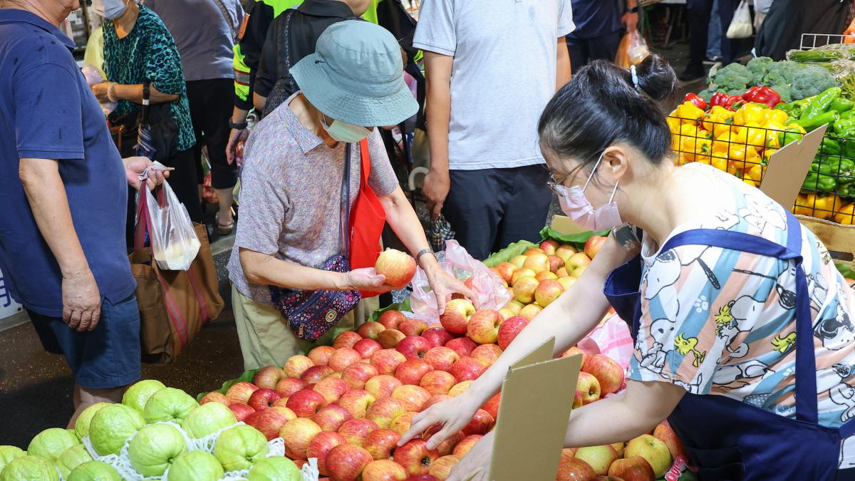 木瓜、西瓜都上榜?網瘋傳台灣水果農藥殘留前10名 專家一看搖頭:根本大外行