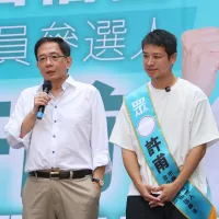 前台大校長管中閔(見圖)今日出席台北市議員參選人許甫競總成立大會。(顏麟宇攝) 前台大校長管中閔(見圖)今日出席台北市議員參選人許甫競總成立大會。(顏麟宇攝)