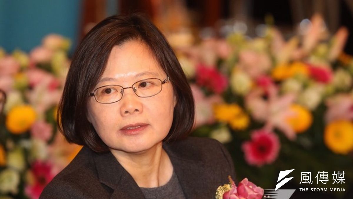 民進黨黨主席蔡英文30日晚間出席「中華民國工業區廠商聯合總會」理事長暨理監事就職典禮。(楊子磊攝) 民進黨黨主席蔡英文30日晚間出席「中華民國工業區廠商聯合總會」理事長暨理監事就職典禮。(楊子磊攝)