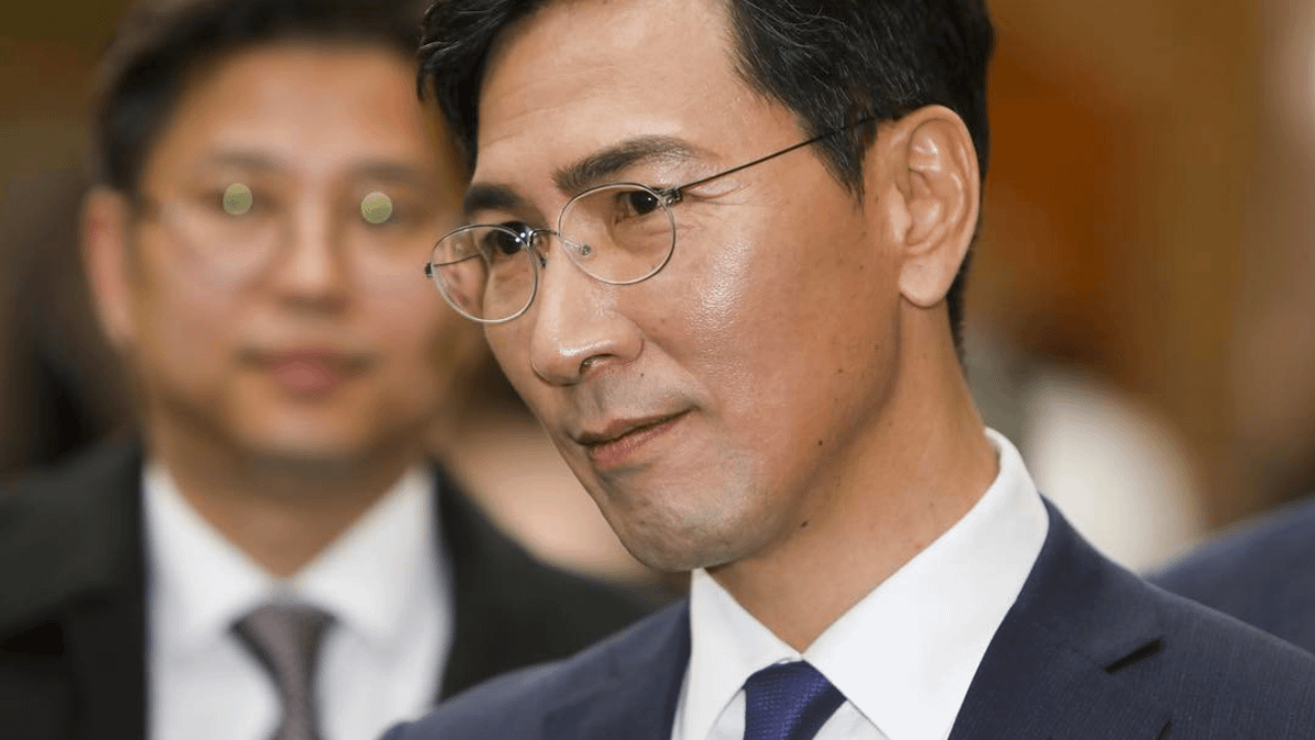 忠清南道知事安熙正。 忠清南道知事安熙正。