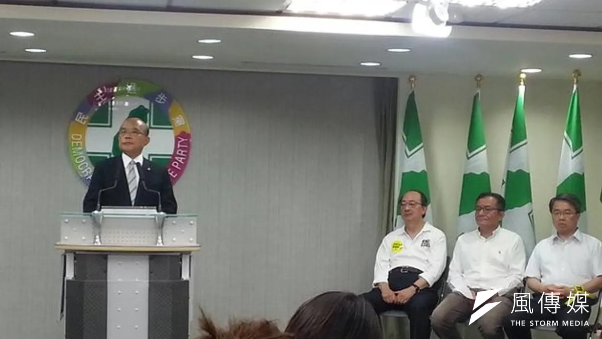 民進黨即日起舉辦黃絲帶願活動,主席蘇貞昌表示,只要停建核四明確,則民進黨原訴求訂定核四公投特別條例就是不存在的問題了。(顏振凱攝) 民進黨即日起舉辦黃絲帶願活動,主席蘇貞昌表示,只要停建核四明確,則民進黨原訴求訂定核四公投特別條例就是不存在的問題了。(顏振凱攝)