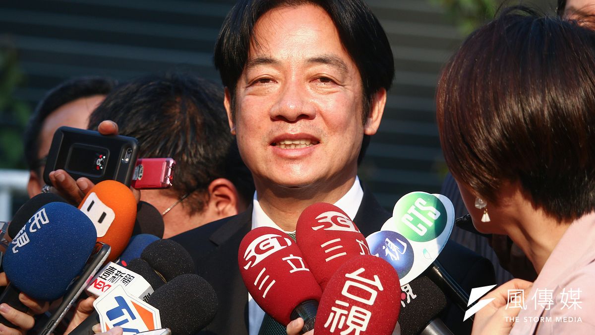 前行政院長賴清德18日登記參加民進黨總統提名初選,針對黨內不同聲浪,賴清德今(19)日表示黨公職大家不必表態、不必選邊站。(蔡親傑攝) 前行政院長賴清德18日登記參加民進黨總統提名初選,針對黨內不同聲浪,賴清德今(19)日表示黨公職大家不必表態、不必選邊站。(蔡親傑攝)