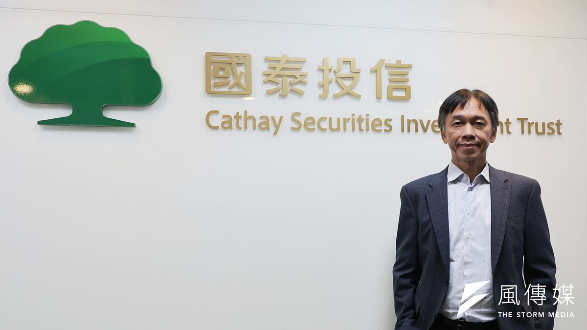 「多頭總司令」國泰投信董事長張錫強調,台灣半導體根本沒有對手,股市拉回不足為懼,反而是伺機布局的好機會。(柯承惠攝) 「多頭總司令」國泰投信董事長張錫強調,台灣半導體根本沒有對手,股市拉回不足為懼,反而是伺機布局的好機會。(柯承惠攝)