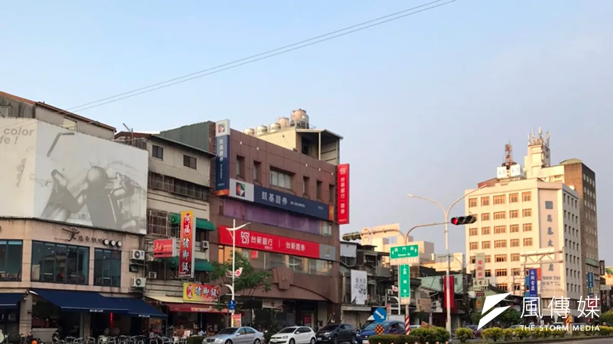 嘉義市垂楊路台新銀行店面以總價2.08億元成交。(圖/富比士地產王提供) 嘉義市垂楊路台新銀行店面以總價2.08億元成交。(圖/富比士地產王提供)