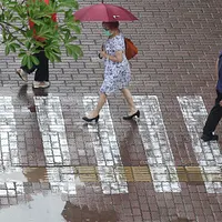 気象ファンページ「台湾台風フォーラム|天気特急」は今日、台風24号(フンシェン)の発生が最速で金曜日になる可能性があるとし、ピーク強度は少なくとも中型台風の上限に達する見込みで、発達が迅速であればさらに強力になると述べた。(写真/柯承惠撮影) 気象ファンページ「台湾台風フォーラム|天気特急」は今日、台風24号(フンシェン)の発生が最速で金曜日になる可能性があるとし、ピーク強度は少なくとも中型台風の上限に達する見込みで、発達が迅速であればさらに強力になると述べた。(写真/柯承惠撮影)