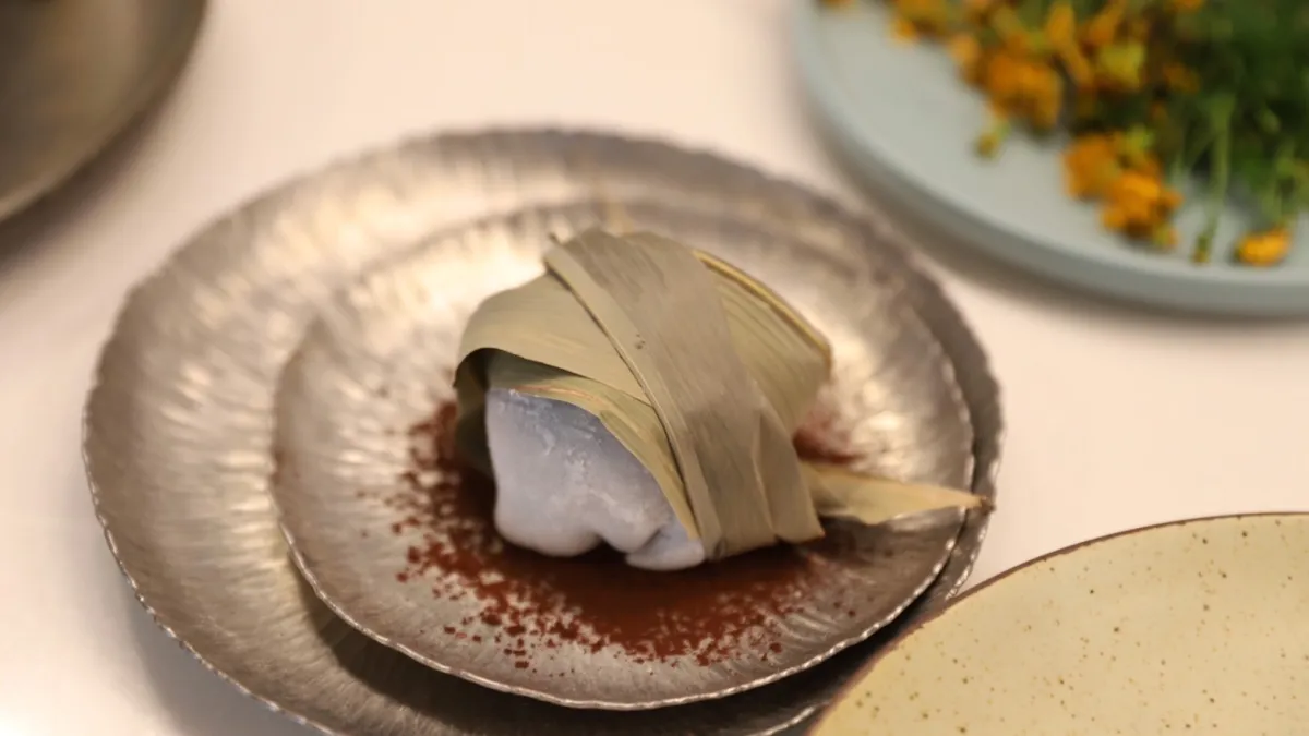 六堆風味大福 漬橙蜜香果乾拌巧克力冰皮甜品。(圖/很派創意整合提供)