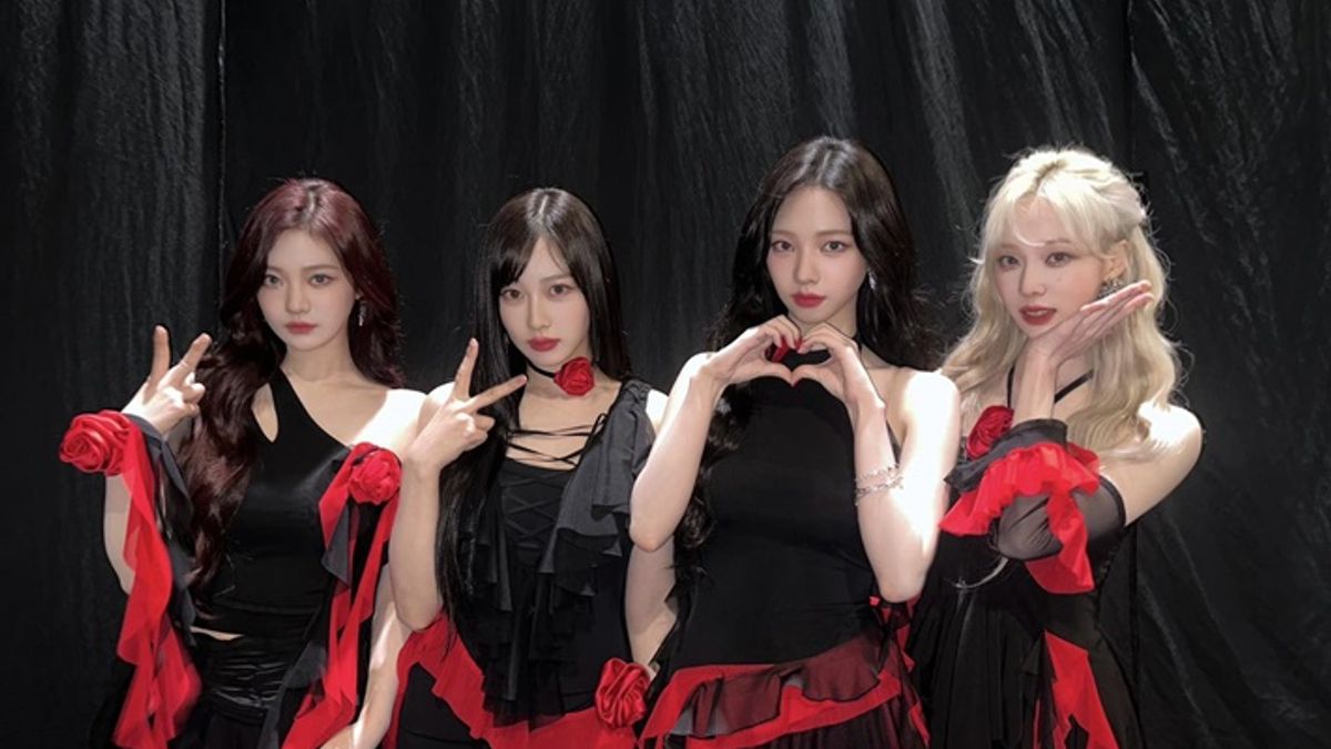 aespa由韓國籍成員Karina及Winter(右2、右1)、日本籍成員Giselle(左2)以及中國籍成員寧寧(左1)組成。(圖/翻攝自FB/aespa) aespa由韓國籍成員Karina及Winter(右2、右1)、日本籍成員Giselle(左2)以及中國籍成員寧寧(左1)組成。(圖/翻攝自FB/aespa)