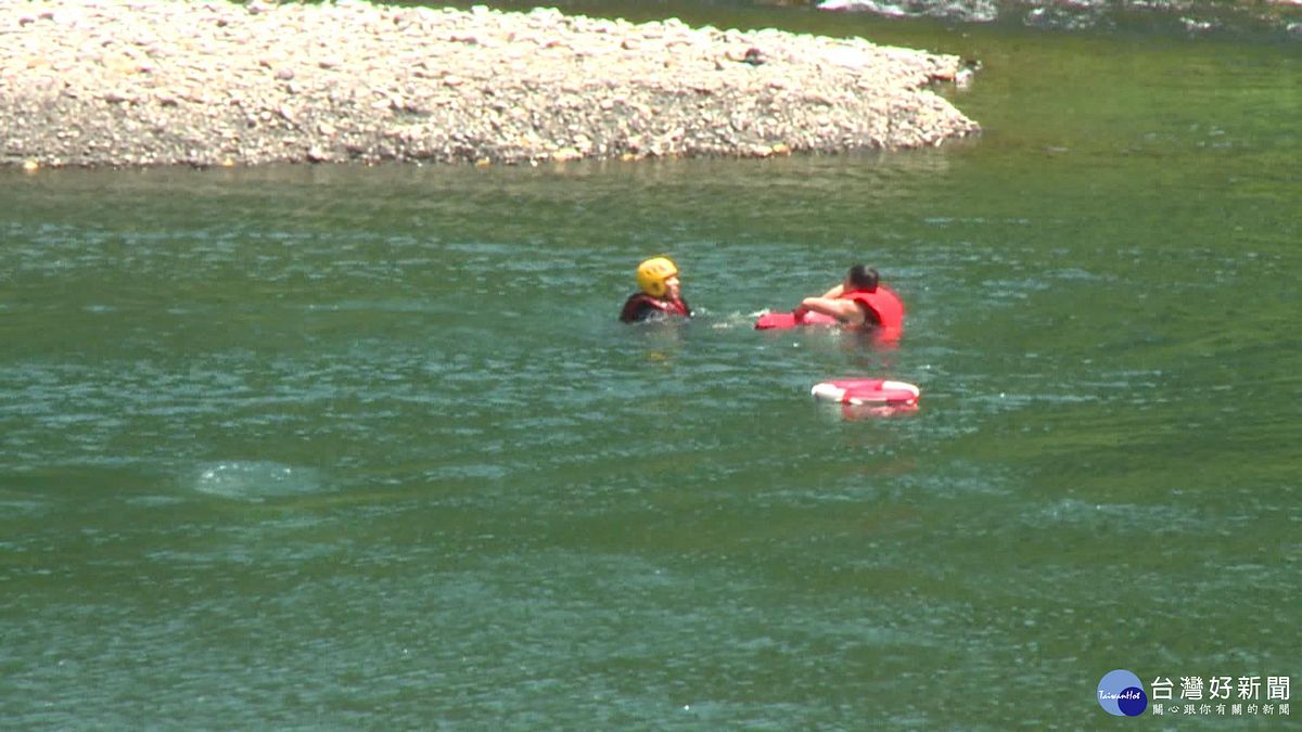 夏日戲水好清涼 安全問題莫輕忽 夏日戲水好清涼 安全問題莫輕忽
