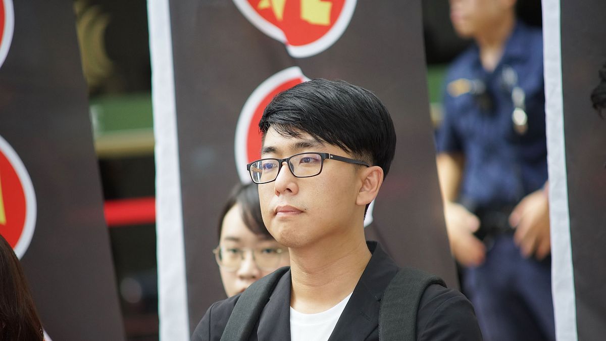 隨著大選時間接近,針對「綠社盟」的組成與否,綠黨新竹市議員劉崇顯29日表示,目前為止還沒有深談。(盧逸峰攝) 隨著大選時間接近,針對「綠社盟」的組成與否,綠黨新竹市議員劉崇顯29日表示,目前為止還沒有深談。(盧逸峰攝)