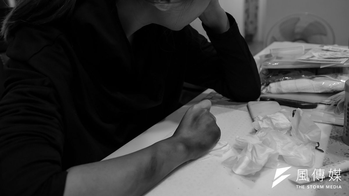 外籍配偶由於社會人際網絡薄弱,受暴後往往無處可求援。(顏麟宇攝) 外籍配偶由於社會人際網絡薄弱,受暴後往往無處可求援。(顏麟宇攝)