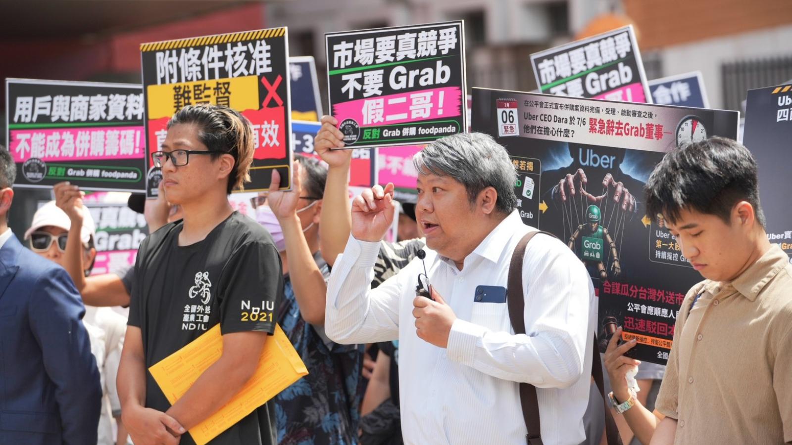 抗議Grab併購Foodpanda!500人集結高喊拒絕壟斷 5大民團怒吼:公平會立即否決