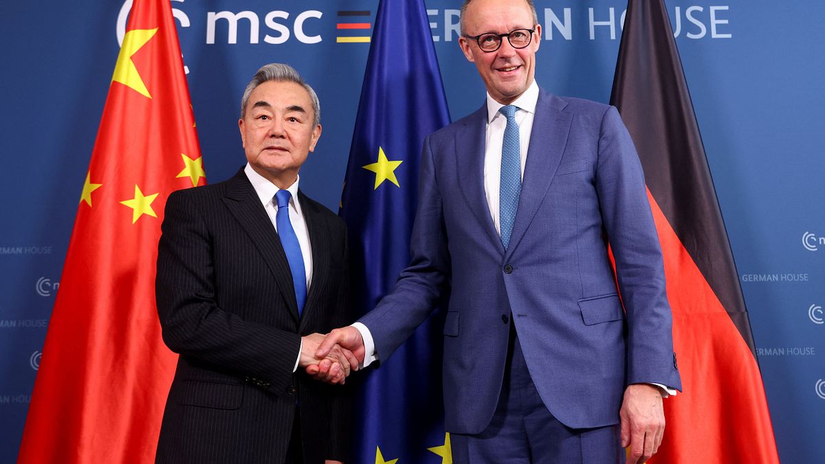 觀點投書:餐桌上的餘燼與鋼筆