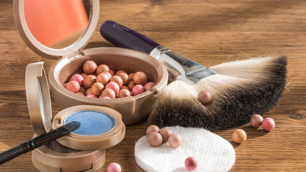 為規範化妝品廣告不得誇大不實及涉醫療效能,衛生福利部食品藥物管理署近日擬訂標示宣傳管理原則,限制品名及標示的字詞使用,但未料卻與《商標法》發生衝突。示意圖,與本文個案無關。(取自pompi@pixabay/CC0) 為規範化妝品廣告不得誇大不實及涉醫療效能,衛生福利部食品藥物管理署近日擬訂標示宣傳管理原則,限制品名及標示的字詞使用,但未料卻與《商標法》發生衝突。示意圖,與本文個案無關。(取自pompi@pixabay/CC0)