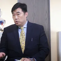 留美律師葉慶元在風傳媒節目《下班國際線》中分享對美國簽證政策的觀察與見解。(柯承惠攝) 留美律師葉慶元在風傳媒節目《下班國際線》中分享對美國簽證政策的觀察與見解。(柯承惠攝)