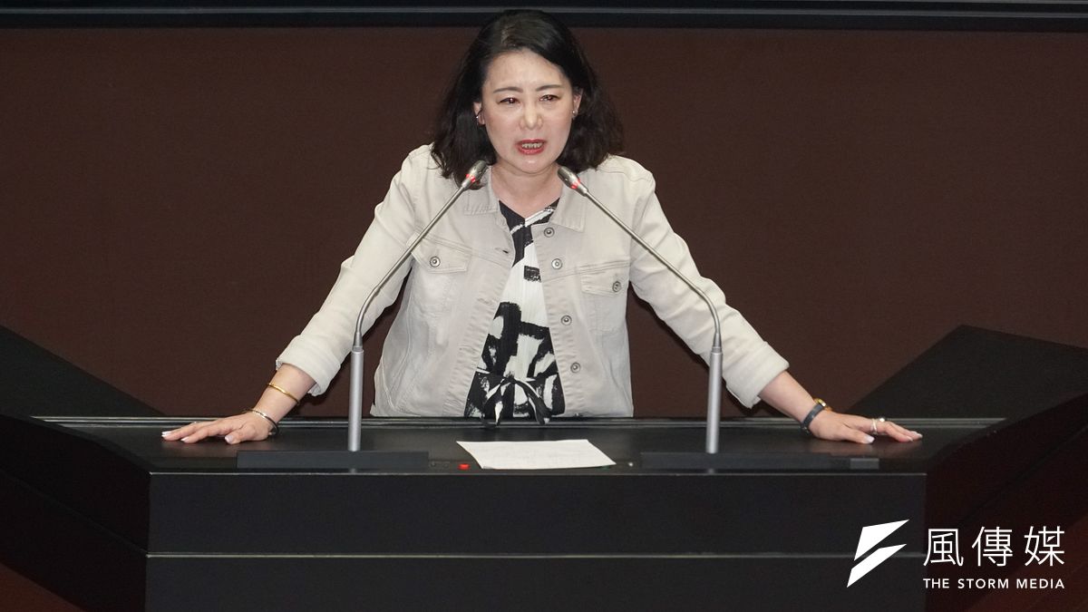 作為執政黨的立委,吳思瑤不僅沒有揭露事實、澄清誤解,反而充當帶風向的角色,助長社會誤解與仇恨,讓選民看得心寒。(資料照,蔡親傑攝) 作為執政黨的立委,吳思瑤不僅沒有揭露事實、澄清誤解,反而充當帶風向的角色,助長社會誤解與仇恨,讓選民看得心寒。(資料照,蔡親傑攝)