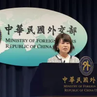 台湾日本関係協会の林郁慧副秘書長は10日、外交部の定例記者会見に出席し、メディアの質問に答えた。(写真/鍾秉哲撮影) 台湾日本関係協会の林郁慧副秘書長は10日、外交部の定例記者会見に出席し、メディアの質問に答えた。(写真/鍾秉哲撮影)