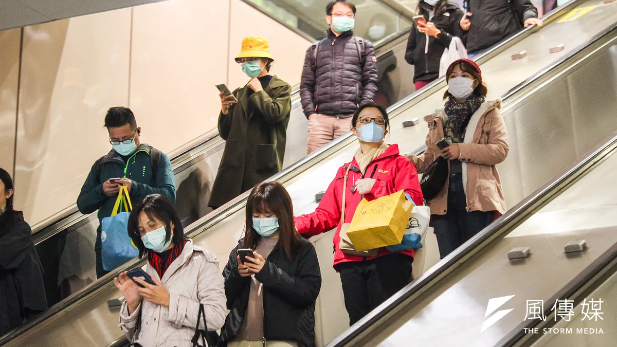 武漢肺炎持續延燒,網路上開始出現不少關於疫病的假資訊,法務部調查局已查獲多起境內、外散布武漢肺炎假訊息案。(蔡親傑攝) 武漢肺炎持續延燒,網路上開始出現不少關於疫病的假資訊,法務部調查局已查獲多起境內、外散布武漢肺炎假訊息案。(蔡親傑攝)