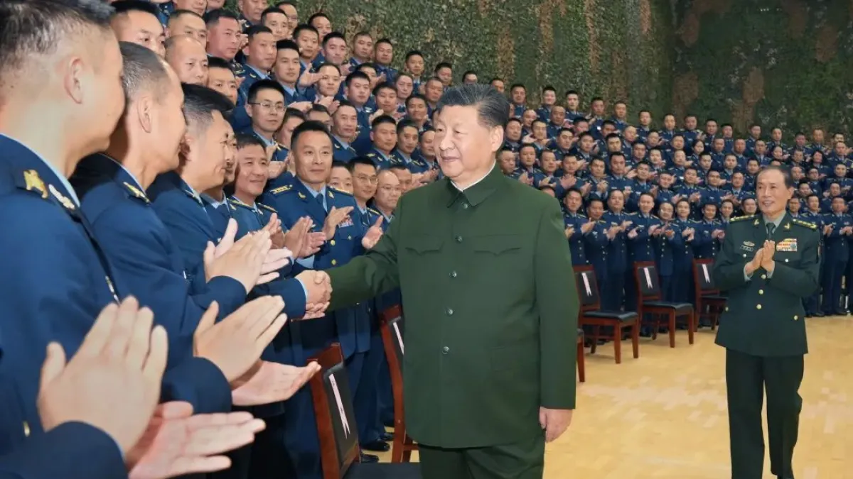 中國領導人習近平赴湖北低調視察了一處軍部駐地,透露出北京對台軍事布局的弦外之音。(取自中國軍網)