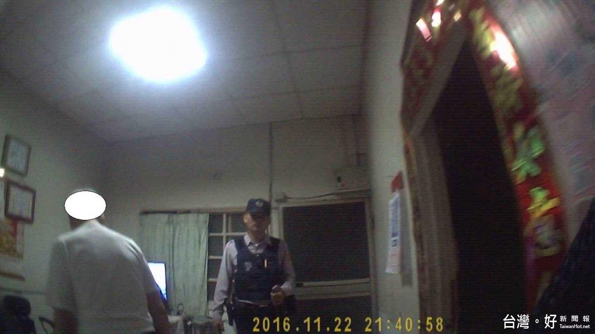 弄丟手機吵翻天! 熱心警協助老夫妻尋獲解糾紛 弄丟手機吵翻天! 熱心警協助老夫妻尋獲解糾紛