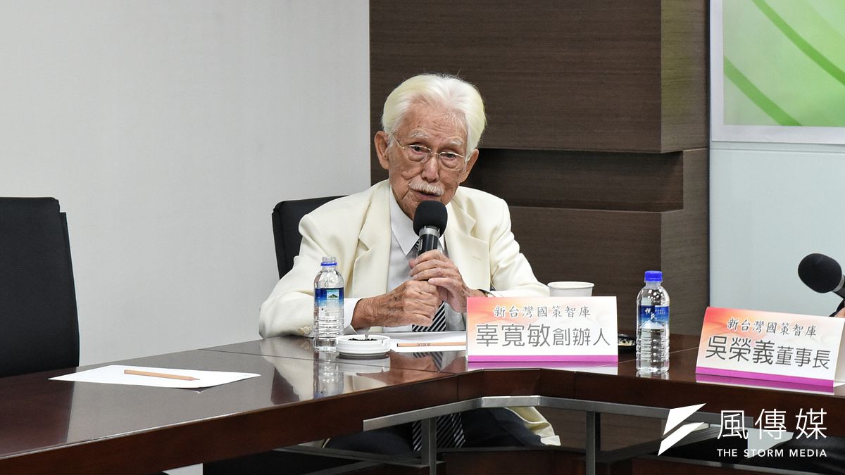 獨派大老辜寬敏1日舉行記者會,還是忍不住說「林全提出什麼東西?蔡英文提出什麼?」(林惟崧攝) 獨派大老辜寬敏1日舉行記者會,還是忍不住說「林全提出什麼東西?蔡英文提出什麼?」(林惟崧攝)