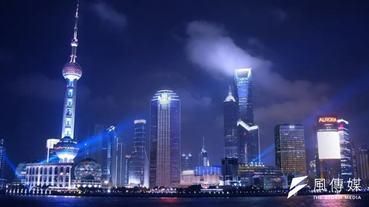 崛起的中國,卻有著兩個宇宙。(取自網路)