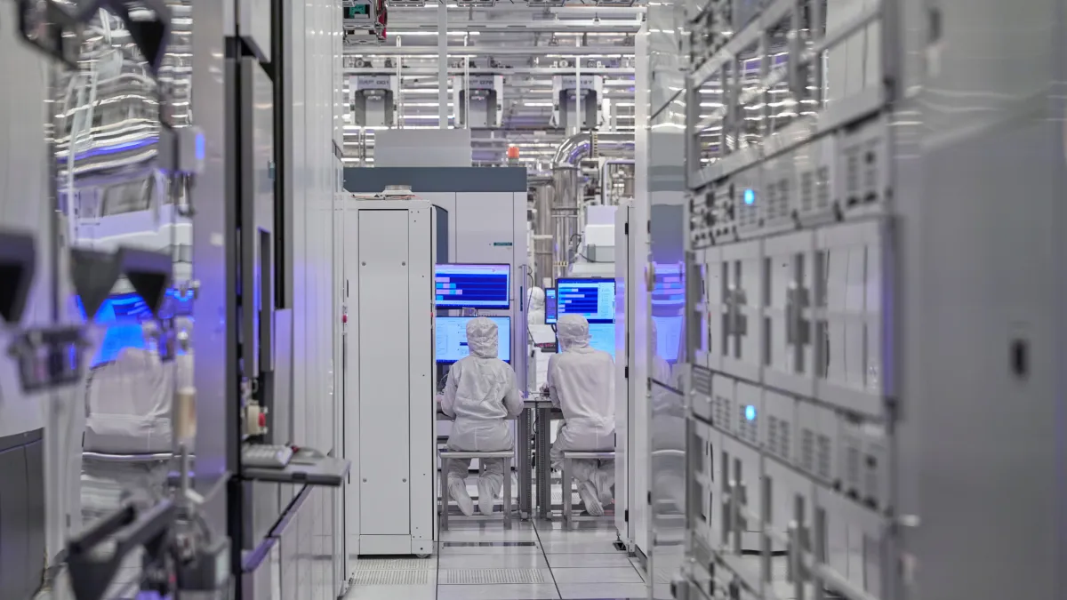 GlobalFoundries(GF)宣布在日美投資架構下,於紐約州Malta興建最多兩座新晶圓廠。圖為GF新加坡廠區。(取自GlobalFoundries官方粉專)