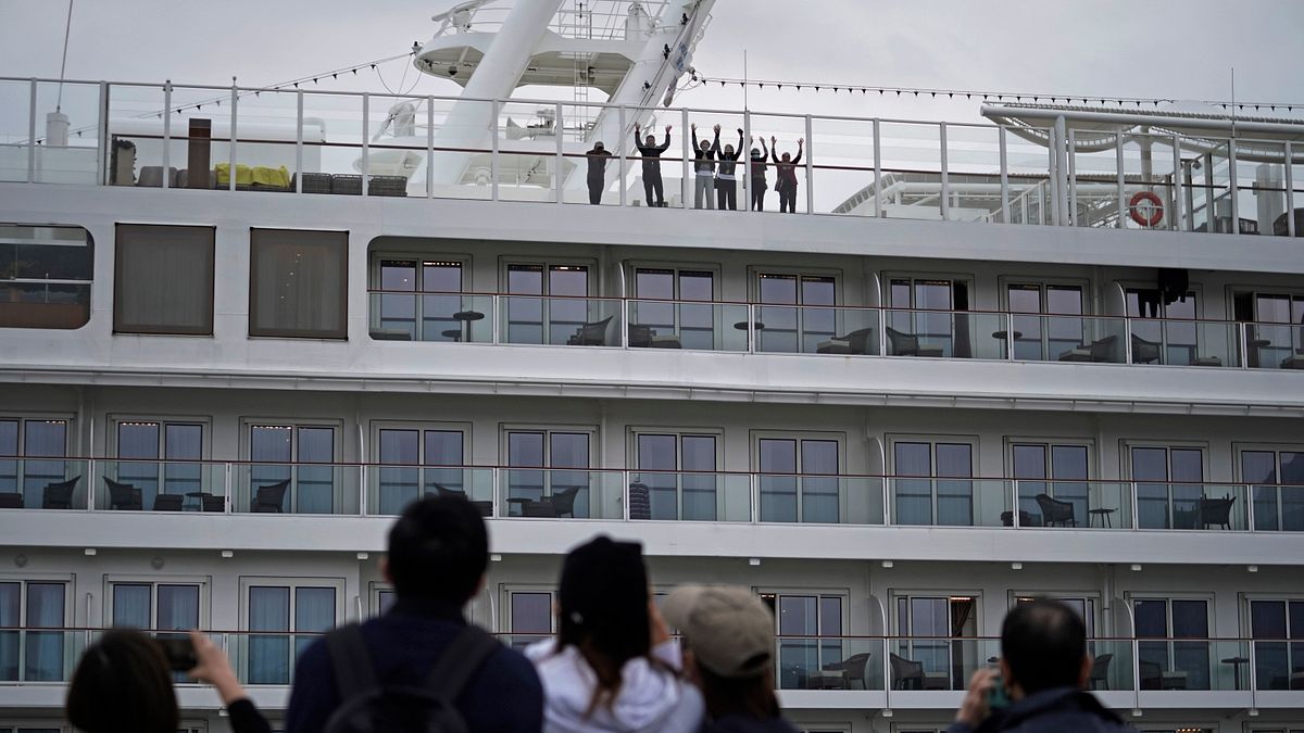 鑽石公主號將持續隔離至19日。(AP) 鑽石公主號將持續隔離至19日。(AP)