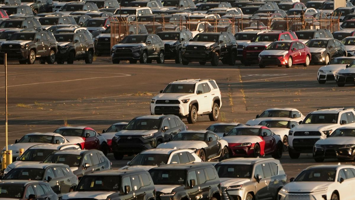 賽車活動大打MAGA風、持續加碼美國製造 豐田章男T 恤上除了川普還有這位