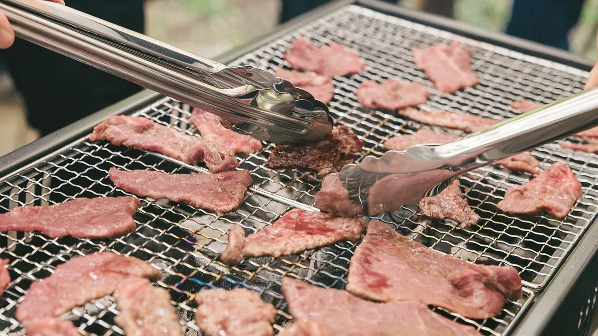 中秋月餅,烤肉吃太多,小心這些症狀「秋後算帳」。(示意圖/pakutaso) 中秋月餅,烤肉吃太多,小心這些症狀「秋後算帳」。(示意圖/pakutaso)