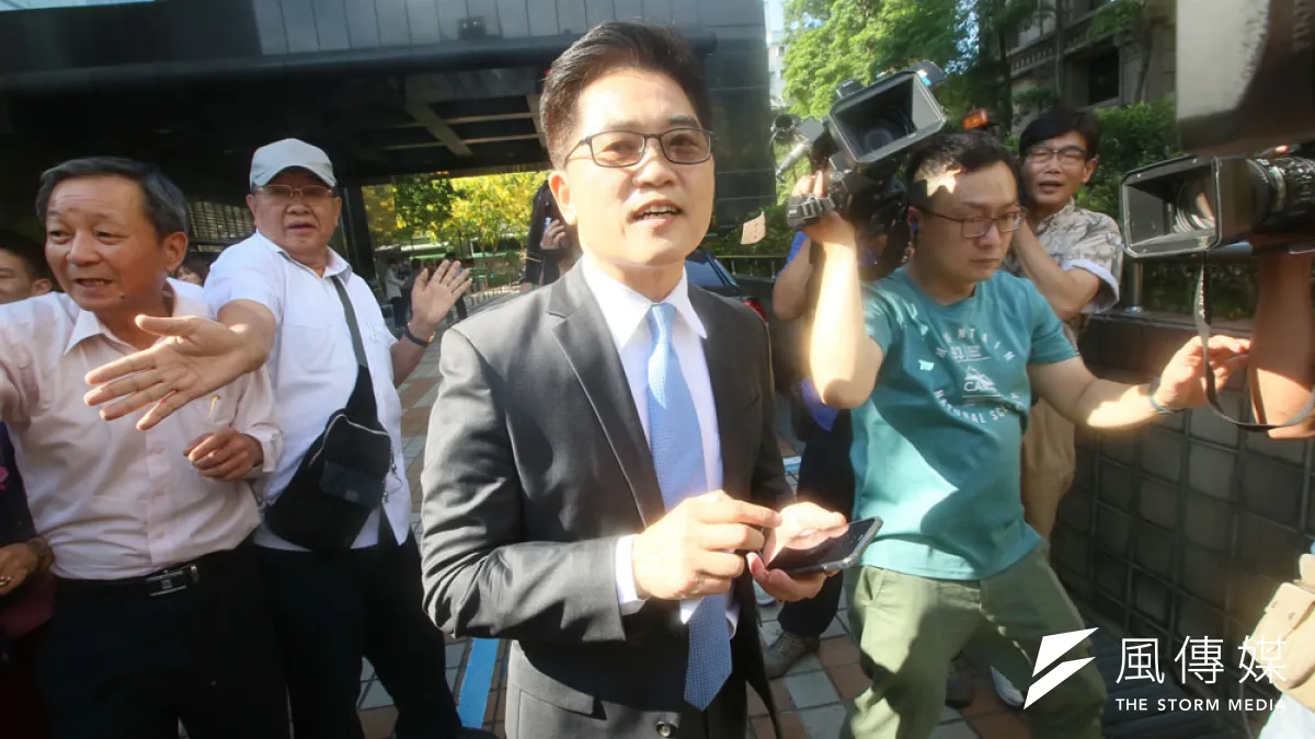 前台東縣長黃健庭獲總統府提名監察院副院長消息在6月18日晚曝光後,台北政壇瞬間炸鍋,反對聲浪大到黃最後婉辭。(柯承惠攝)