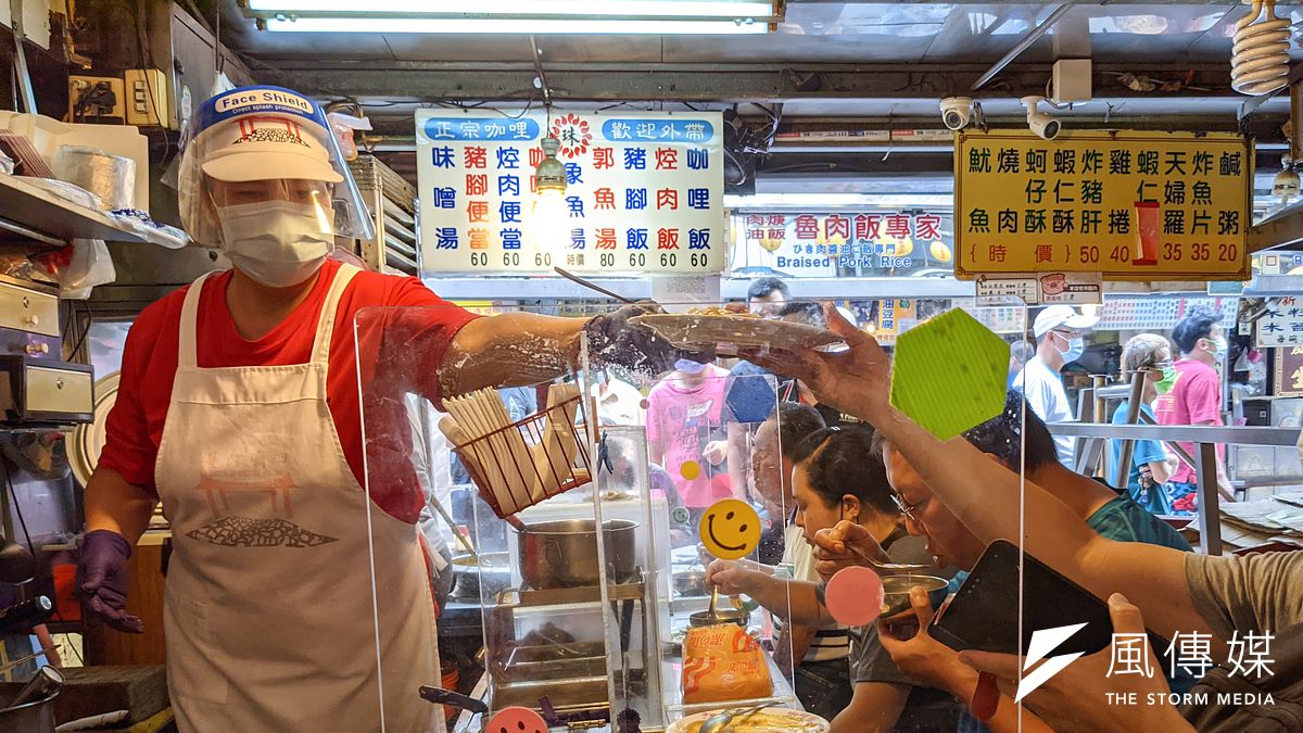 中研院生物醫學科學研究所兼任研究員何美鄉24日指出,以目前趨勢來看,「不會有高峰,只有高原。」(資料照,顏麟宇攝) 中研院生物醫學科學研究所兼任研究員何美鄉24日指出,以目前趨勢來看,「不會有高峰,只有高原。」(資料照,顏麟宇攝)