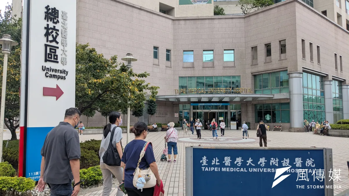 北醫設置保險諮詢小站服務自費病患,創下準醫學中心等級以上醫院首例。(顏麟宇攝)