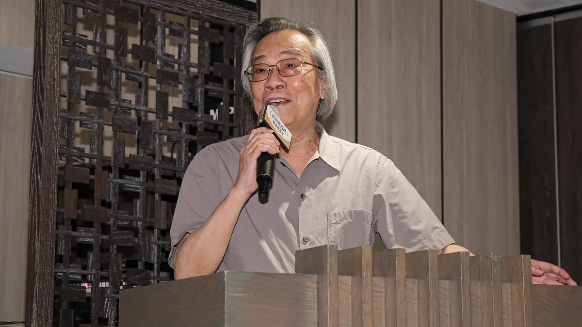 資深媒體人王健壯8日表示,若以律師李念祖新著《法治東西談》對照近年台灣的民主憲政歷程,相信讀者會有很多感慨。(劉偉宏攝) 資深媒體人王健壯8日表示,若以律師李念祖新著《法治東西談》對照近年台灣的民主憲政歷程,相信讀者會有很多感慨。(劉偉宏攝)