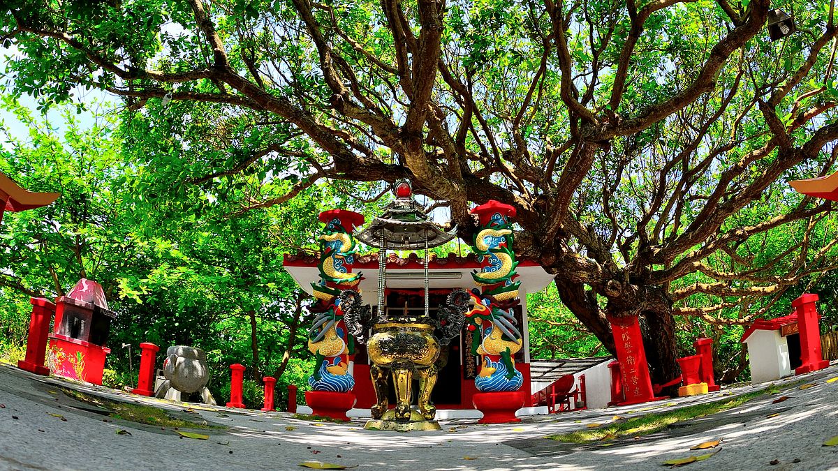 大王廟不僅島上的官兵會前往拜拜,祈求軍旅生活平安,也成為漁民在南海作業時的精神支柱。(圖/大是文化提供) 大王廟不僅島上的官兵會前往拜拜,祈求軍旅生活平安,也成為漁民在南海作業時的精神支柱。(圖/大是文化提供)