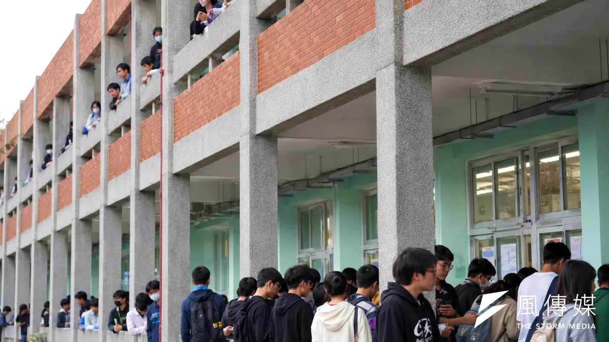 當學校收到性騷通報時,需要成立調查小組,但在校園人力吃緊的狀況下,經常讓承辦人過大。(示意圖/AI生成)