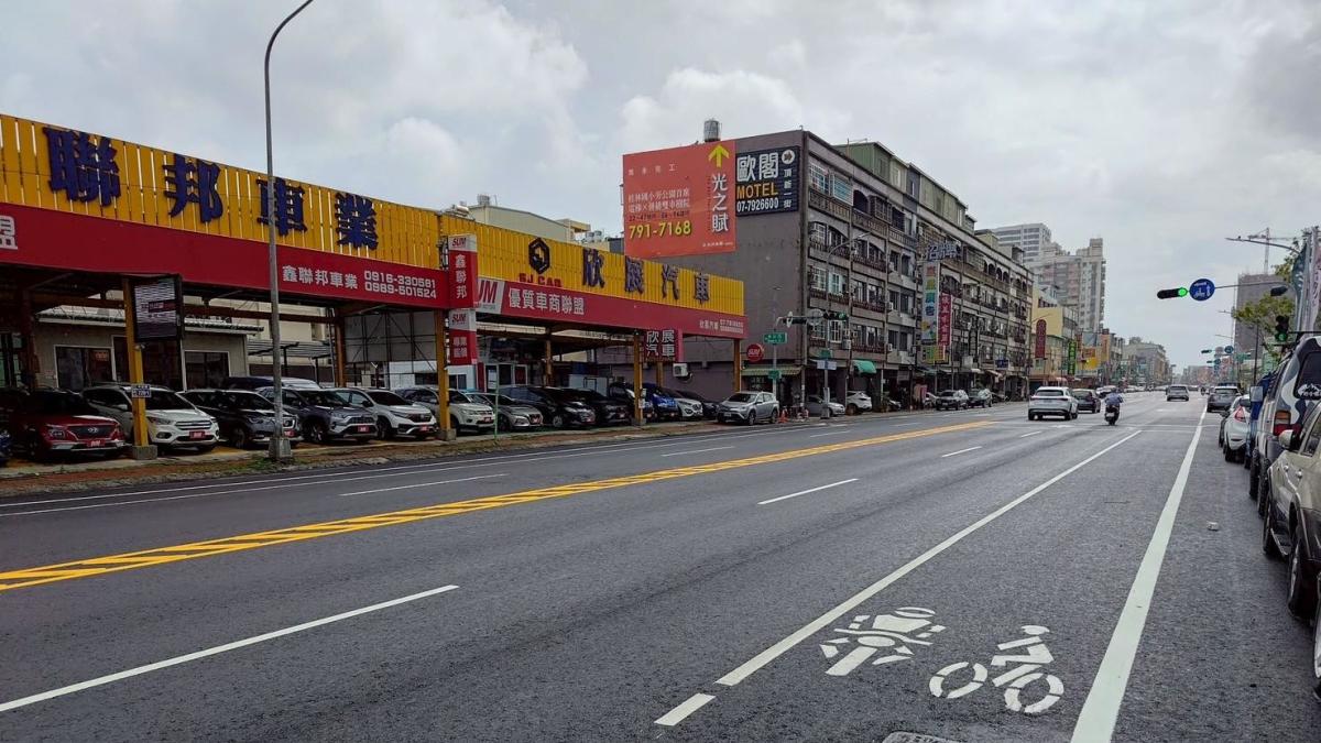 高雄小港中安路刨鋪與標線優化 提升行車效率 社區工地同步防颱防汛