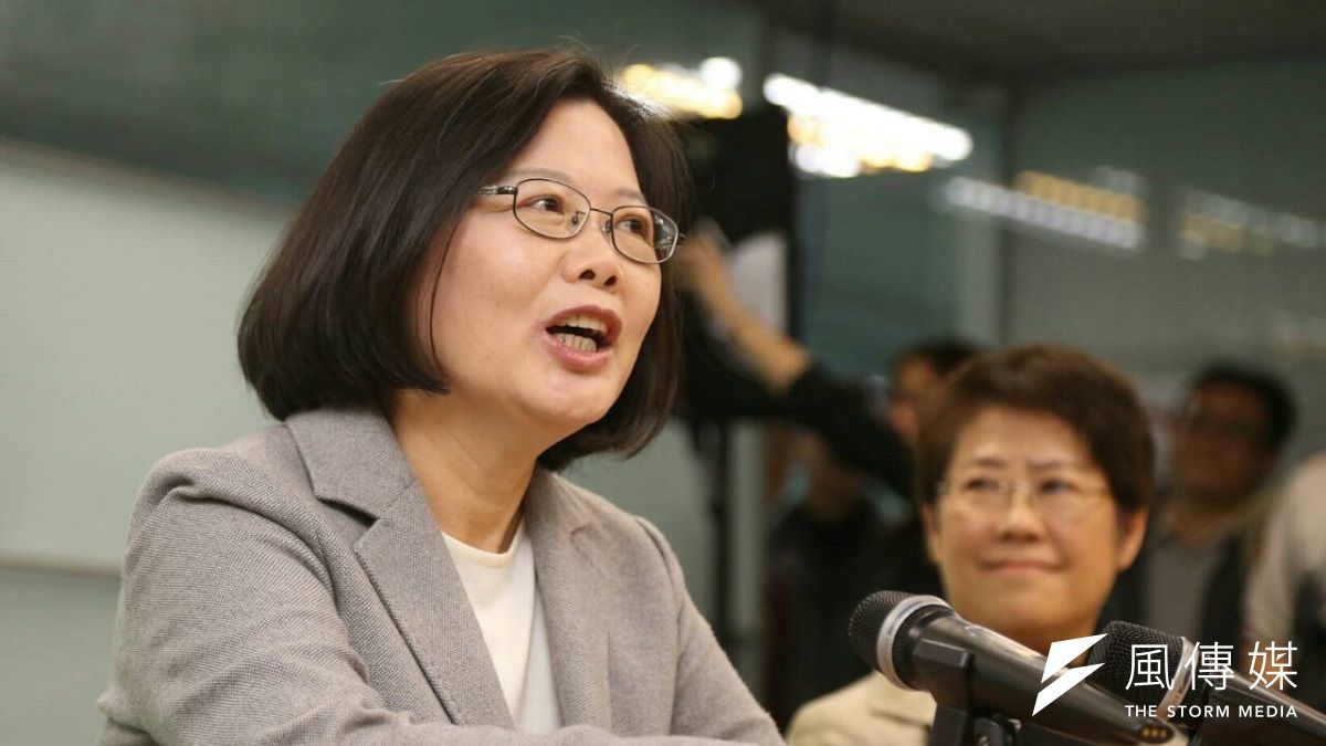 民進黨主席蔡英文領表登記參與2016年總統大選黨內提名初選,綠營市長都表示支持。(吳逸驊攝) 民進黨主席蔡英文領表登記參與2016年總統大選黨內提名初選,綠營市長都表示支持。(吳逸驊攝)