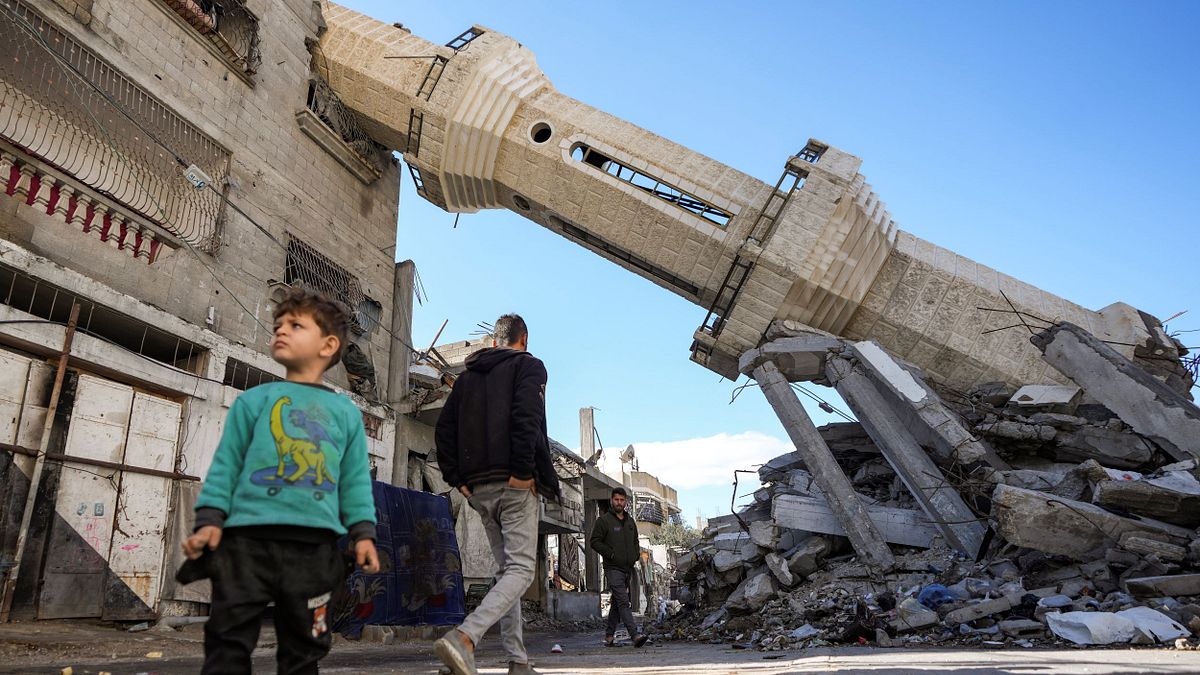 受到戰火摧殘,幾乎被破壞殆盡的加薩走廊城鎮。(美聯社) 受到戰火摧殘,幾乎被破壞殆盡的加薩走廊城鎮。(美聯社)