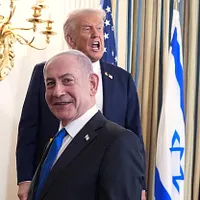 2025年9月29日、米国のトランプ大統領がホワイトハウスでイスラエルのネタニヤフ首相と共に記者会見を開き、ハマスに対して72時間以内の和平案受諾を最後通牒とした。(写真/AP通信提供) 2025年9月29日、米国のトランプ大統領がホワイトハウスでイスラエルのネタニヤフ首相と共に記者会見を開き、ハマスに対して72時間以内の和平案受諾を最後通牒とした。(写真/AP通信提供)