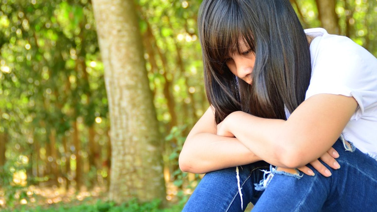 中研院學者以社會學的角度,解釋為何青少年霸凌行為層出不窮,並提點師長光是懲罰霸凌者並不一定有效,可試著協助被霸凌的同學建立有利的友誼網絡「戰略位置」,翻轉被排擠的命運。(圖/pixabay) 中研院學者以社會學的角度,解釋為何青少年霸凌行為層出不窮,並提點師長光是懲罰霸凌者並不一定有效,可試著協助被霸凌的同學建立有利的友誼網絡「戰略位置」,翻轉被排擠的命運。(圖/pixabay)